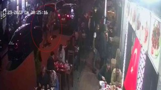 Fatihte bıçaklı dehşet kamerada : 1 ölü