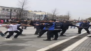 Fatihte zabıta ve seyyar satıcılar arasında kavga