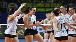 Fenerbahçe Opet, Eczacıbaşı Dynavit 3-1 mağlup etti