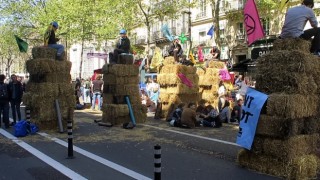 Fransada iklim aktivistleri cumhurbaşkanı adaylarını protesto etti