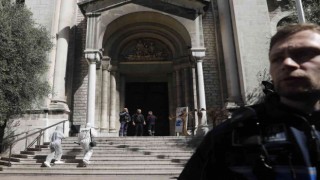 Fransada kilisede rahibe bıçaklı saldırı: 2 yaralı