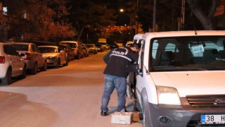 Gazeteci ve konuğuna yumruklu saldırı