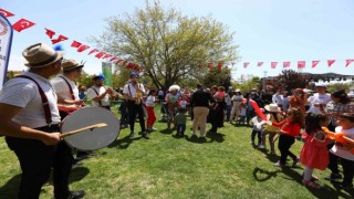 Gaziantepli çocuklar 23 Nisanı Masal Parkta kutladı