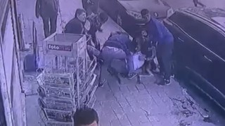 Gaziosmanpaşada 4 kişinin yaralandığı silahlı kavga kamerada