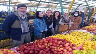 Gediz Sağlık Hizmetleri MYO öğrencilerinden pazarcılara destek