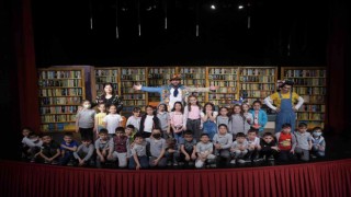 Gençlere “Kitap Kurdu” tiyatrosu