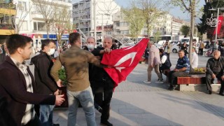 Gezi davası eylemine Türk bayraklı tepki