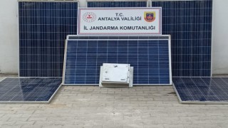 Güneş paneli hırsızları yakalandı