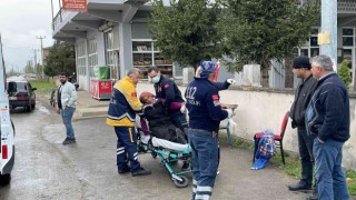 Hafif ticari araç otomobille kafa kafaya çarpıştı: 2 yaralı