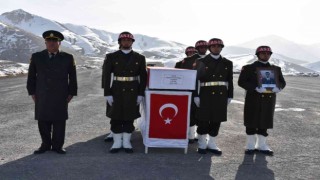 Hakkaride şehit asteğmen için tören düzenlendi