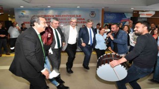 Halayla kutladılar