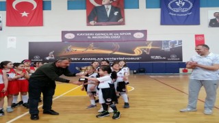 Hasketbol U-10 kız takımı namağlup şampiyon oldu