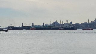 Haydarpaşa Limanı açıklarında karaya oturan gemi kurtarıldı