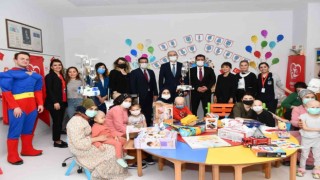 Hematoloji servisinde tedavi gören çocuklar 23 Nisan coşkusunu yaşadı