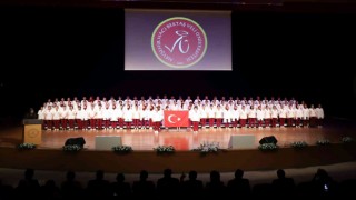 Hemşirelik bölümü öğrencileri üniformalarını Törenle giydi