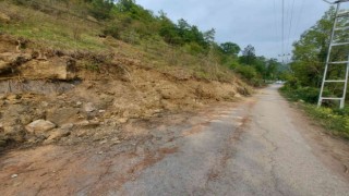 Heyelandan yolu kapanan köylüler yolun yapılmasını istedi