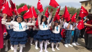 Iğdırda 23 Nisan Ulusal Egemenlik ve Çocuk Bayramının 102. yıl dönümü kutlandı