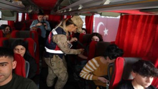 Iğdırda bayram öncesi yolculara trafik kuralları ve emniyet kemeri uyarısı