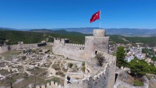 İhtişamını Osmanlıdan alan Boyabat Kalesi