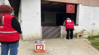 İhtiyaç sahibi vatandaşların kapısını Kızılay çalıyor