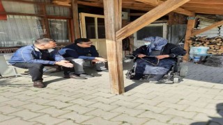İhtiyaç sahiplerine Ramazan kolisi dağıtılıyor