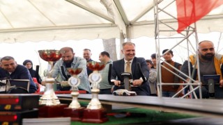 İnegölde 23 Nisan Çocuk Şenliği renkli görüntülere sahne oldu