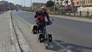 İngiliz kadın gezgin bisikletle dünya turunda