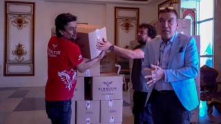 İş adamı Kırbıyıktan 8 şehre 10 bin 400 paket gıda kolisi