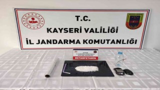 İş yerinde uyuşturucu satan 2 kişi yakalandı