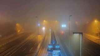İstanbul gece sise gömüldü