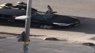 İstanbulda motosikletli magandalar trafikte dehşeti yaşattı: Yol verme yüzünden sürücüyü dövdüler
