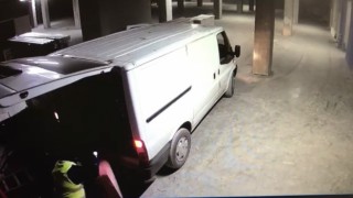 İstanbulda şantiye soygunu kamerada: İnşaat alanından 200 bin liralık kablo çaldılar