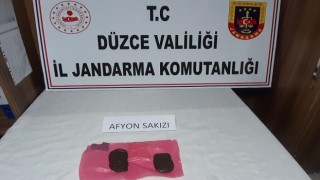 İstanbuldan Düzceye taksiyle uyuşturucu madde getiren şüpheli yakalandı