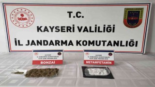 İstanbuldan Kayseriye uyuşturucu taşıyan bir şahıs yakalandı