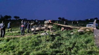 İzmirde devrilen traktörün altında kalan karı-koca hayatını kaybetti