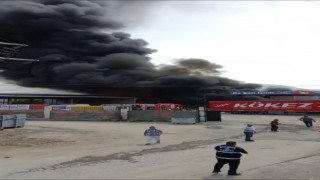 İzmirde geri dönüşüm tesisinde yangın