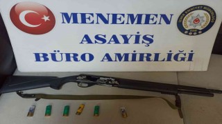İzmirde iki ayrı adrese kaçak tütün operasyonu: 3 gözaltı