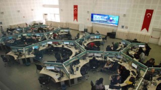 İzmirin çalışkan arıları: 112 Acil Çağrı Merkezi