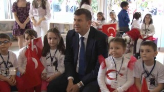 Kadıköyde 23 Nisan öncesi Defne Park Çocuk Kütüphanesi açıldı