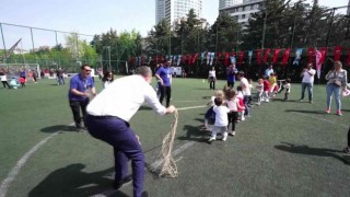 Kadıköyde çocuklara 23 Nisan şöleni