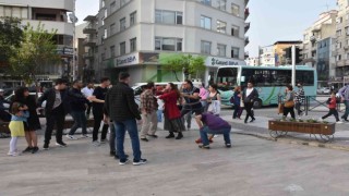 Kadına şiddeti gerçek sanıp müdahale etmek istediler