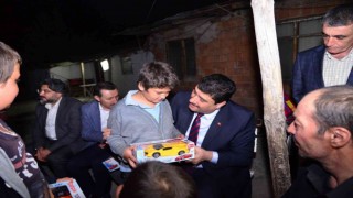 Kahramankazan Belediye Başkanı Oğuzdan miniklere hediye