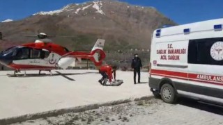 Kalp hastası vatandaş ambulans helikopterle hastaneye kaldırıldı