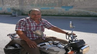 Kamyonun fırlayan tekerinin çarptığı motosikletli genç hayatını kaybetti