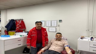 Kan stoku azaldı, Kızılay şube başkanı kan bağışında bulundu