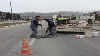 Kanalizasyon baca kapakları yenileniyor