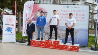 Kano yarışlarında Köyceğizli sporcu üç altın madalya kazandı