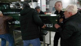 Kanser hastası kadın, babasını uykusunda baltayla öldürdü