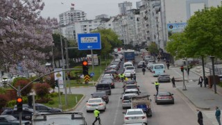 Karadeniz Sahil Yolunda trafik yoğunluğu