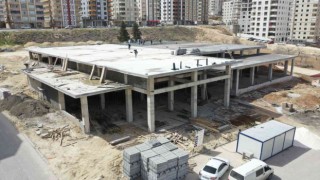 Karaköprüde semt pazarında çalışması